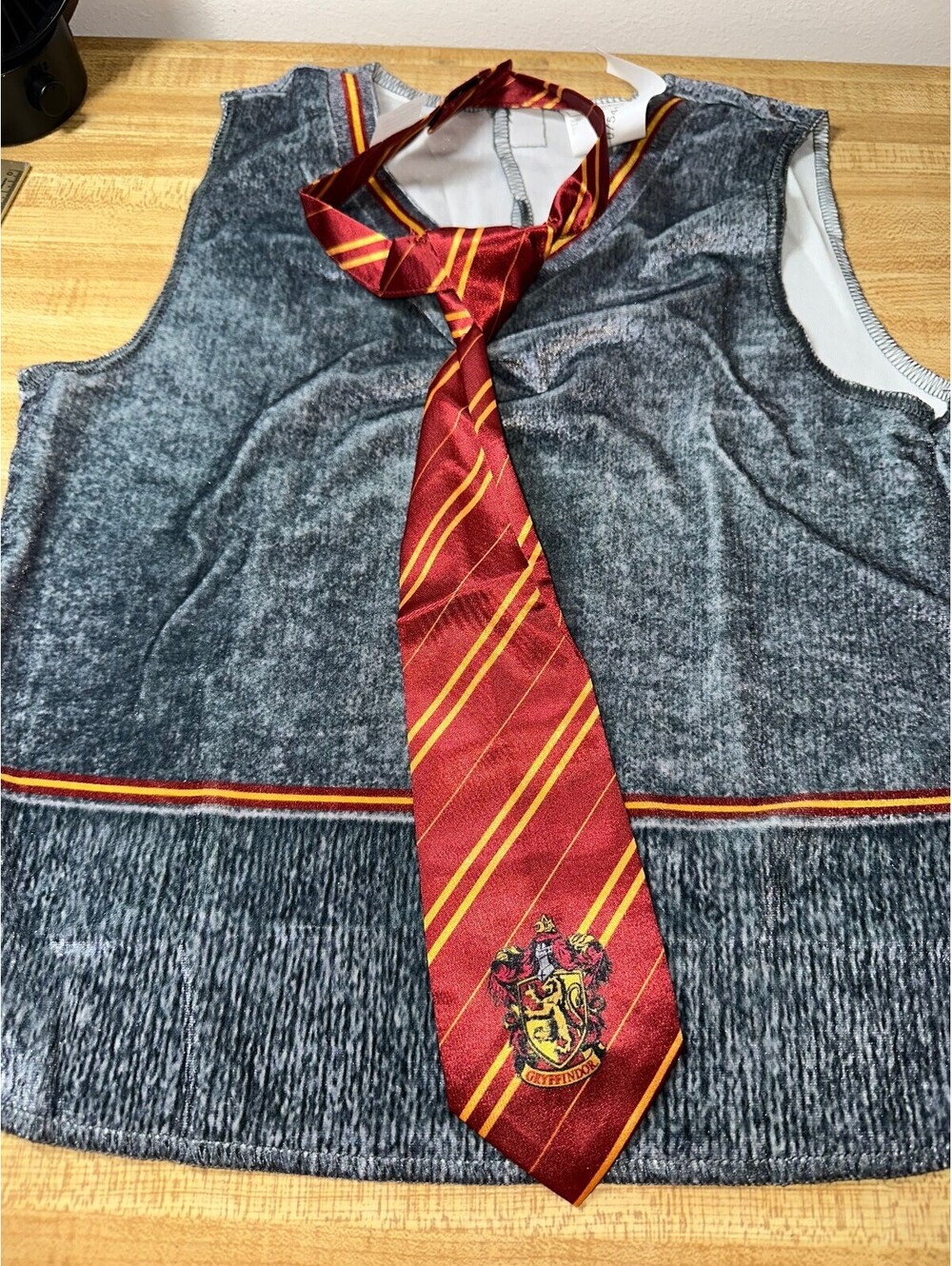 Harry Potter Gryffindor Costume Vest and Tie Set for Kids - Picture 7 of 9